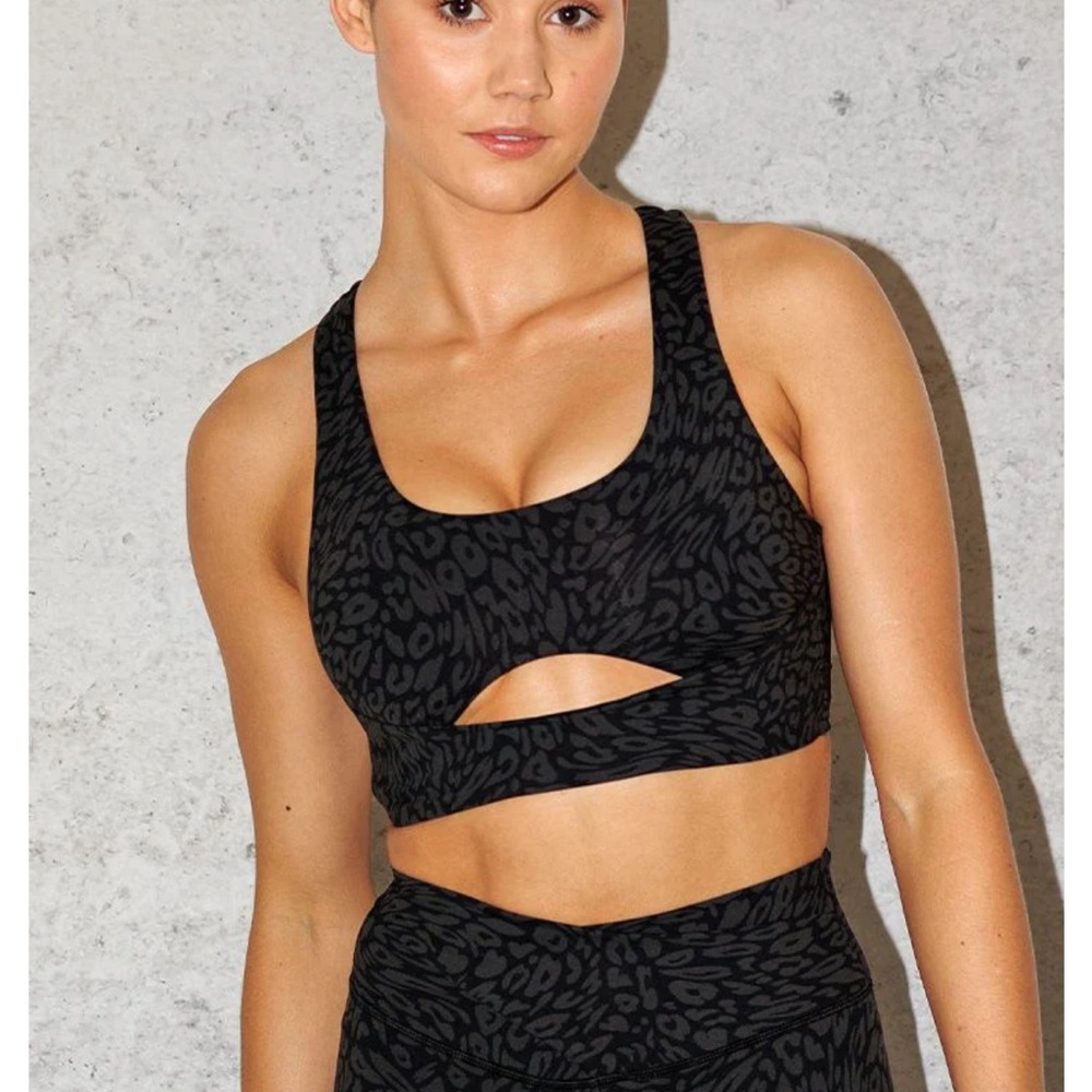 Ladies RyderWear ROTATION SPORTS BRA
Black Leopard Size Large